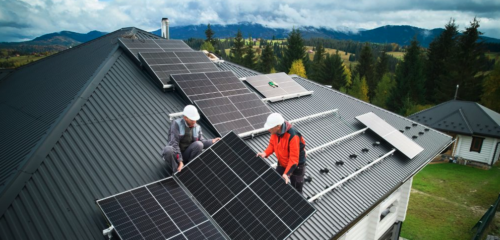 Energiakogukonnad on üha enam olulisemaks muutuvad rohujuuretasandi tegurid Euroopa puhta energia üleminekus. Siiski piiravad energiakogukondade laiemat levikut